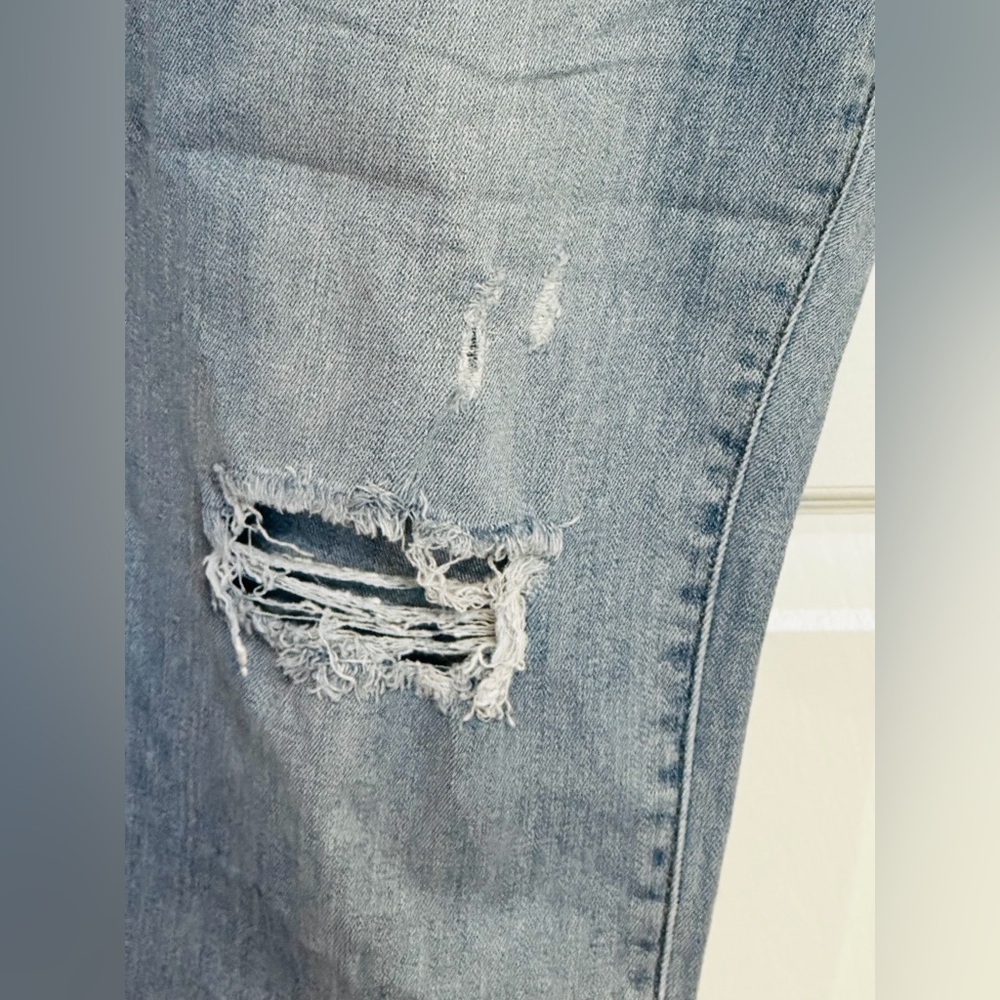 Universal Thread Light Blue Distressed High Rise Straighg Jeans Size 16 - Picture 4 of 11